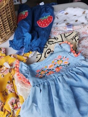 Girls Bundle Sz 6/9 Month